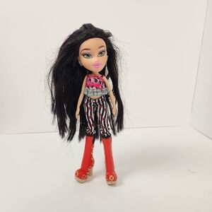 BRATZ Jade Study Abroad to Russia Doll MGA 2015 Black Hair Hippie Boots